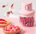 مینی خردکن شارژی اورجینال سه تیغه | خرد کن برقی صورتی دستی برای پیاز، سیر، هویج و غذای کودک - Image 5